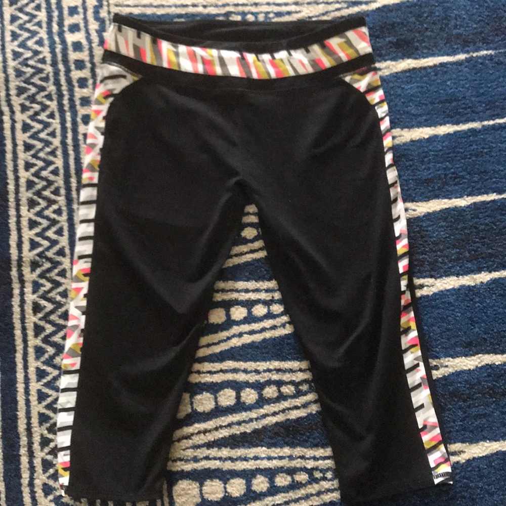 Fabletics cropped yoga pants